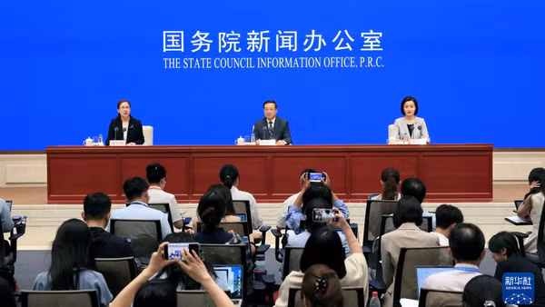 Họp báo công bố tình hình kinh tế sáu tháng đầu năm 2026 của Trung Quốc. (Ảnh: Tân Hoa xã)