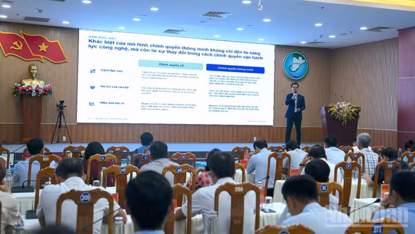 Quang cảnh buổi tọa đàm. (ảnh HỮU TÙNG).