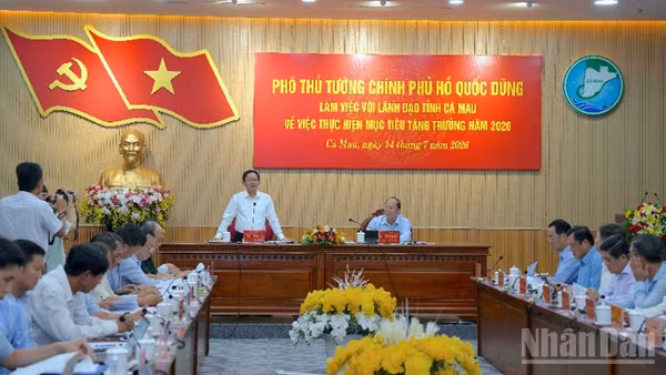 Quang cảnh buổi làm việc vào chiều 14/7 của Đoàn công tác của Chính phủ tại Cà Mau.