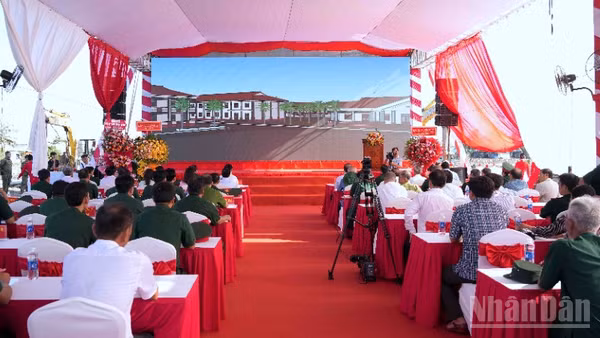 Quang cảnh lễ khởi công Dự án Hải đội dân quân thường trực tại xã Sông Đốc, tỉnh Cà Mau. 