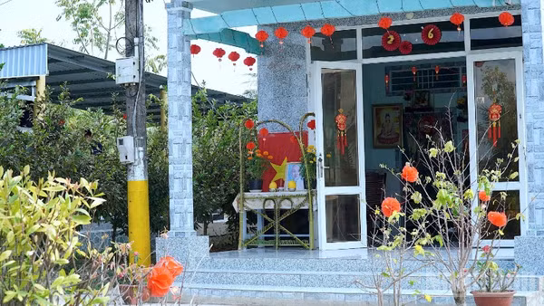 Bàn thờ Tổ quốc hiện diện ở vùng nông thôn sông nước Cà Mau mỗi độ Xuân về, Tết đến.