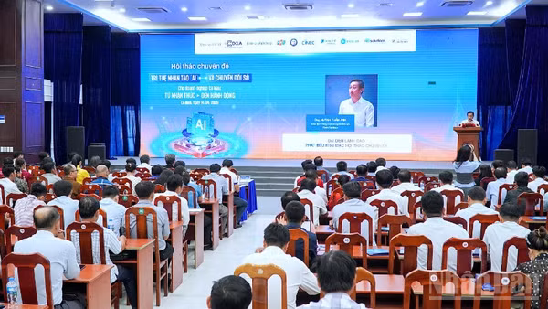 Quang cảnh hội thảo chuyên đề về chuyển đổi số tại Cà Mau.