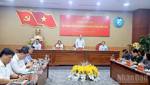 Các đồng chí lãnh đạo tỉnh Cà Mau chủ trì Hội nghị đẩy nhanh tiến độ giải ngân vốn đầu tư công năm 2026.