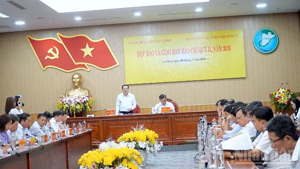 Buổi họp báo thu hút sự quan tâm của đông đảo nhà báo ngoài tỉnh đang có hoạt động tác nghiệp trên địa bàn tỉnh Cà Mau.