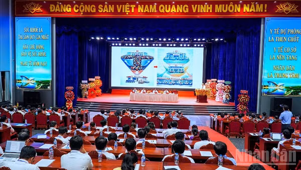 Đông đảo các chuyên gia đầu ngành tham gia hội thảo tại Cà Mau.