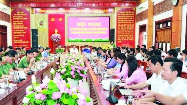 Quang cảnh hội nghị sơ kết.