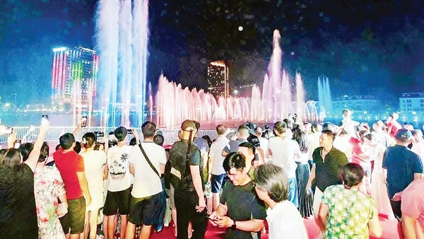 Quảng Ninh đang nỗ lực làm mới sản phẩm du lịch để thu hút khách trong dịp cuối năm.
