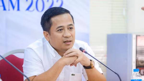 Nhà báo Nguyễn Phong Cầm. 
