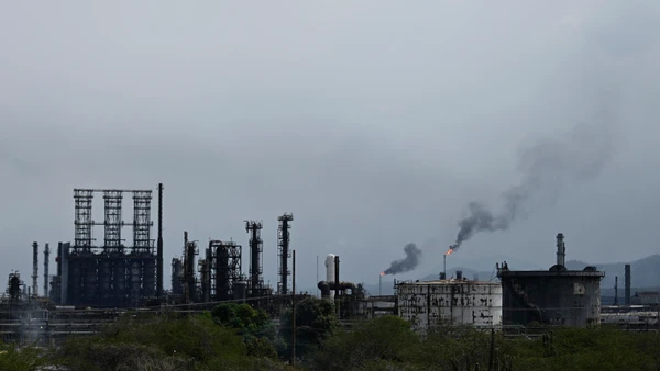 Khu liên hợp công nghiệp hóa dầu ở bang Anzoategui, Venezuela. Ảnh: THX/TTXVN