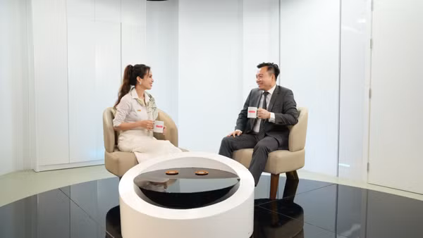 Ông Nguyễn Thành Dũng, Chủ tịch kiêm Tổng Giám đốc Tập đoàn Thiên Khôi trong chương trình Cà-phê Nhân Dân.