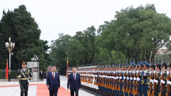 Tổng Bí thư Ban Chấp hành Trung ương Đảng Cộng sản Trung Quốc, Chủ tịch nước Cộng hòa nhân dân Trung Hoa Tập Cận Bình và Phu nhân chủ trì Lễ đón cấp Nhà nước Tổng Bí thư Ban Chấp hành Trung ương Đảng Cộng sản Việt Nam, Chủ tịch nước Cộng hòa xã hội chủ nghĩa Việt Nam Tô Lâm và Phu nhân thăm cấp Nhà nước tới Trung Quốc từ ngày 18 đến 20/8/2024. (Ảnh: TTXVN)