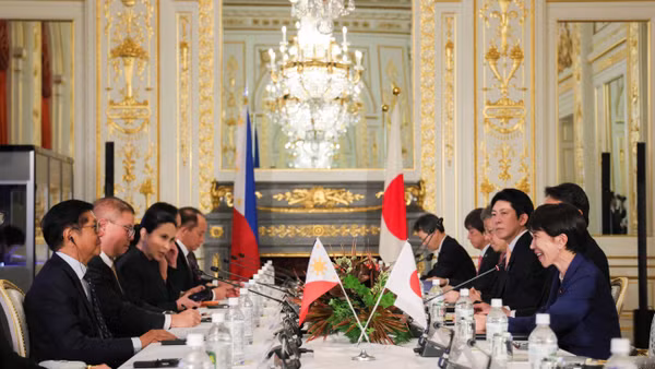 Thủ tướng Nhật Bản Sanae Takaichi (phải) hội đàm với Tổng thống Philippines Ferdinand Marcos Jr., tại Tokyo ngày 28/5/2026. (Ảnh: Bộ Ngoại giao Nhật Bản)