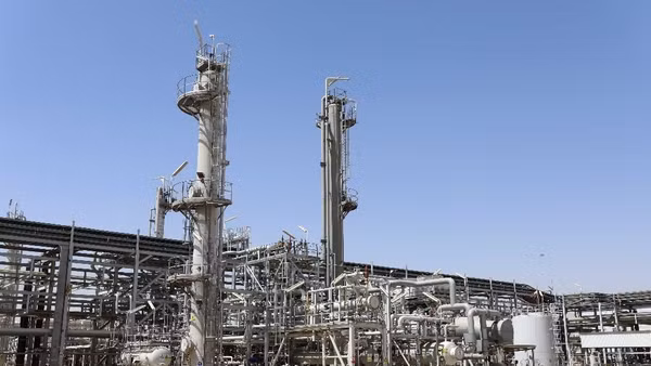 Nhà máy lọc dầu tại tỉnh Wasit, Iraq. Ảnh: THX/TTXVN