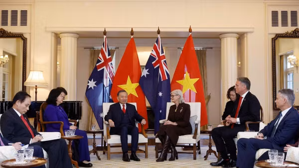 Tổng Bí thư, Chủ tịch nước Tô Lâm hội kiến Toàn quyền Australia Sam Mostyn. (Ảnh: TTXVN)