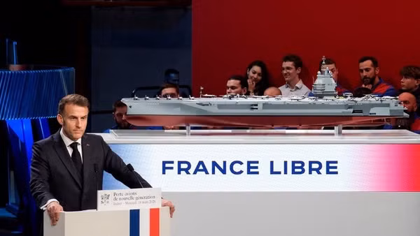 Tổng thống Pháp Emmanuel Macron công bố tên của tàu sân bay chạy bằng năng lượng hạt nhân thế hệ mới của nước này là Free France. (Ảnh: Bộ Ngoại giao Pháp)