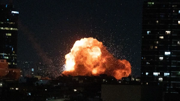 Địa điểm tại Tel Aviv, Israel bị trúng tên lửa từ Iran ngày 28/2/2025. Ảnh: IRNA/TTXVN