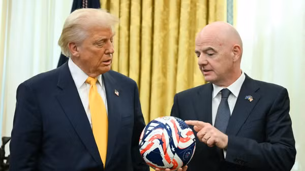 Tổng thống Mỹ Donald Trump và Chủ tịch FIFA Gianni Ifantino (Ảnh tư liệu: FIFA)
