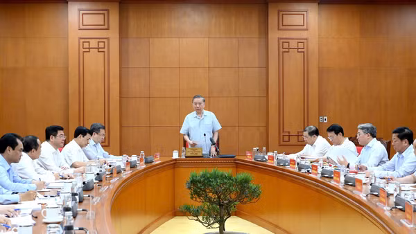 Tổng Bí thư, Chủ tịch nước Tô Lâm chủ trì cuộc làm việc về Đề án tổng kết Nghị quyết số 36–NQ/TW, ngày 22/10/2018, về Chiến lược phát triển bền vững kinh tế biển Việt Nam đến năm 2030, tầm nhìn đến năm 2045. (Ảnh: ĐĂNG KHOA)