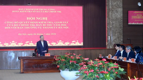 Tổng Bí thư Tô Lâm chủ trì Hội nghị công bố quyết định kiểm tra, giám sát của Bộ Chính trị, Ban Bí thư năm 2026 đối với Ban Thường vụ Thành ủy Hà Nội. (Ảnh: ĐĂNG KHOA)