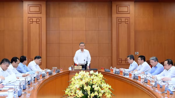 Tổng Bí thư, Chủ tịch nước Tô Lâm chủ trì làm việc với Đảng ủy Chính phủ và các cơ quan liên quan về tổng kết Nghị quyết số 24-NQ/TW, ngày 6/3/2013. (Ảnh: ĐĂNG KHOA)