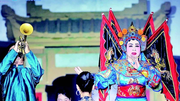 Chương trình nghệ thuật Âm thanh vĩnh cửu - lấy cảm hứng từ di sản tạo ấn tượng mạnh mẽ trong Festival Thăng Long - Hà Nội vừa mới diễn ra.