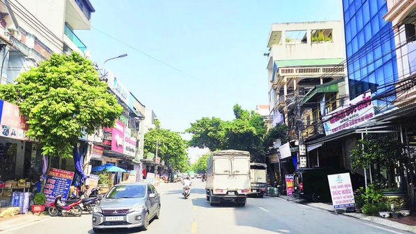 Các tuyến phố thương mại của Thổ Tang luôn tấp nập.