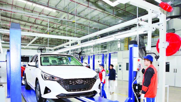 Dây chuyền sản xuất nhà máy ô tô Hyundai Thành Công, tỉnh Ninh Bình.