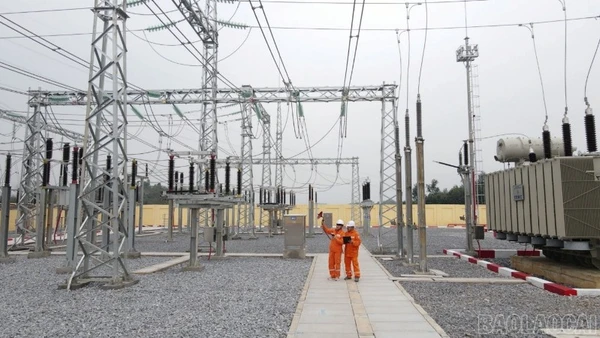 Điện lực Lào Cai nỗ lực giữ dòng điện ổn định, liên tục.