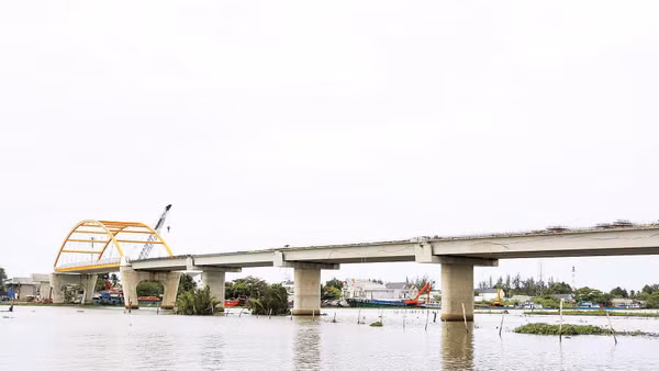 Cầu thuộc dự án đầu tư xây dựng công trình đường Hồ Chí Minh đoạn qua tỉnh An Giang đang đẩy nhanh tiến độ.