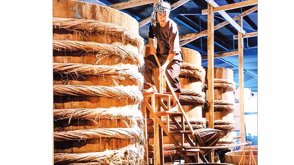 Nghề làm nước mắm tại Phan Thiết.