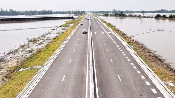 Đường cao tốc Cần Thơ-Cà Mau thông xe toàn tuyến đầu năm 2026.