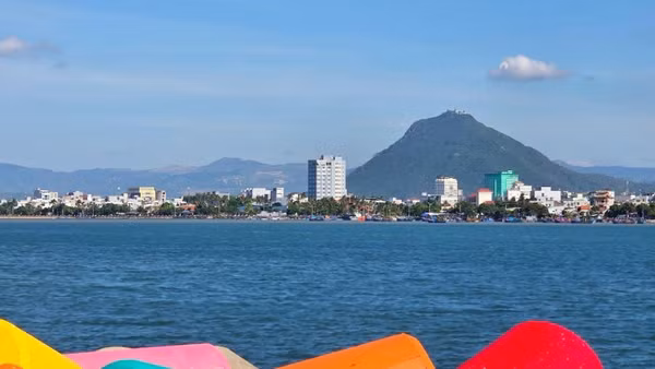 Đắk Lắk có nhiều tiềm năng phát triển kinh tế biển, logistics, cảng biển, dịch vụ và du lịch biển.