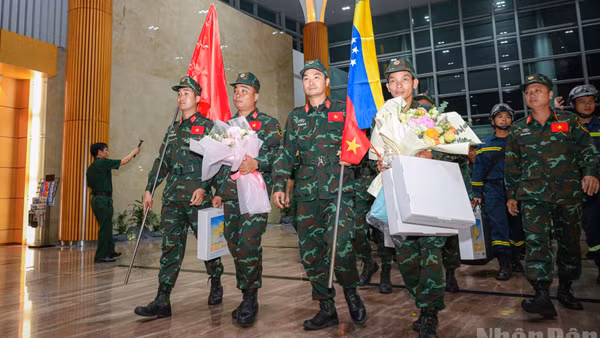 Đoàn cứu nạn, cứu hộ của Việt Nam tại Venezuela hoàn thành xuất sắc nhiệm vụ được giao.