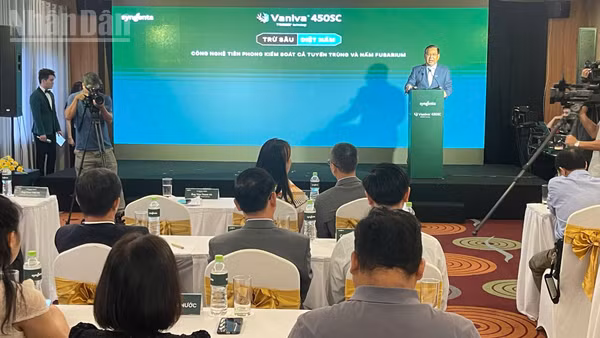Quang cảnh buổi họp báo.