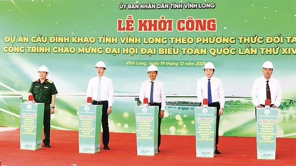 Nghi thức khởi công cầu Đình Khao.