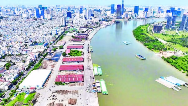 Toàn cảnh khu vực cảng Sài Gòn.