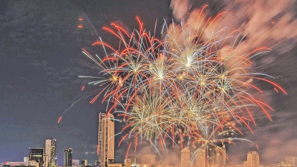 Lễ hội Pháo hoa quốc tế Đà Nẵng đã trở thành sự kiện thu hút du khách trong và ngoài nước đến với Đà Nẵng suốt 13 kỳ tổ chức. Ảnh: Sun Group