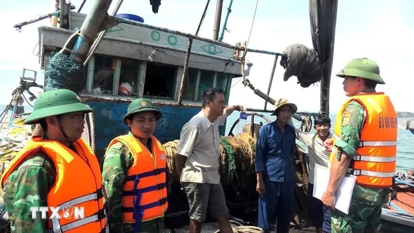 Bộ đội Biên phòng Quảng Trị tích cực tuyên truyền ngư dân thực hiện các quy định trong chống khai thác IUU