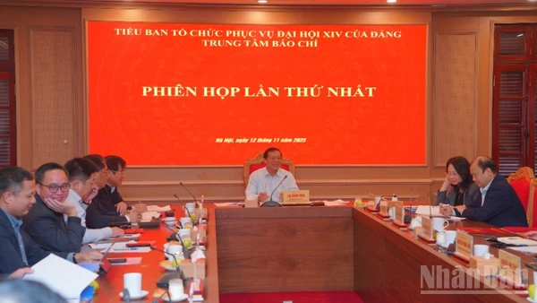 Quang cảnh phiên họp. 