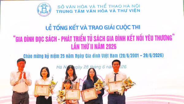 Ban Tổ chức vinh danh những gia đình tiêu biểu trong cuộc thi Gia đình đọc sách - Phát triển tủ sách gia đình kết nối yêu thương lần thứ II năm 2026.