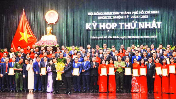 Các đại biểu Hội đồng nhân dân Thành phố Hồ Chí Minh khóa XI. (Ảnh THẾ ANH)