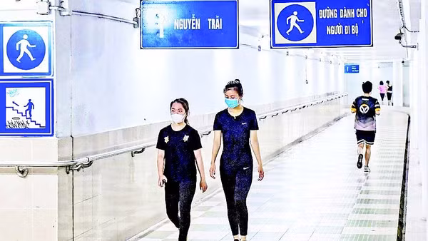 Hầm đi bộ Ngã Tư Sở, Hà Nội.
