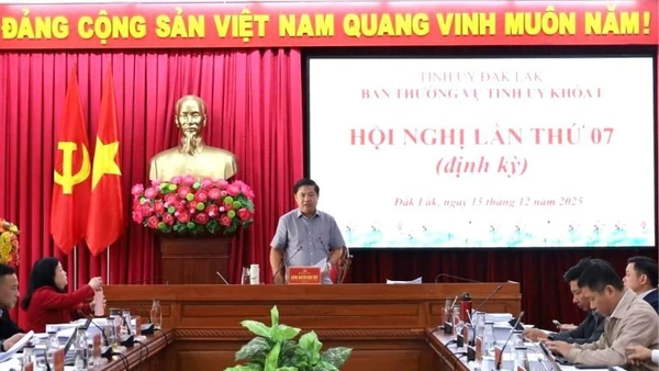 Bí thư Tỉnh ủy Đắk Lắk Lương Nguyễn Minh Triết phát biểu tại hội nghị. 