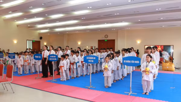Các vận động viên tham gia giải đấu