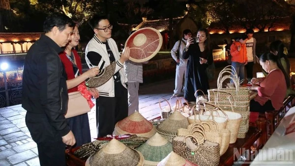 Di tích Văn Miếu-Quốc Tử Giám triển khai nhiều hoạt động mới trong dịp Tết Dương lịch.