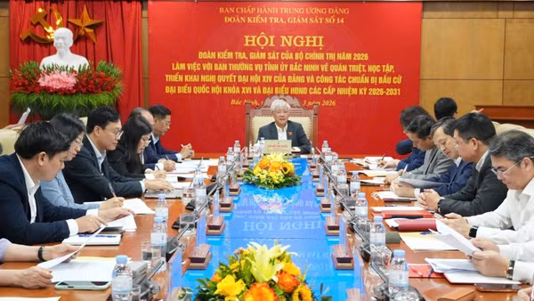 Đồng chí Đỗ Văn Chiến, Ủy viên Bộ Chính trị, Phó Chủ tịch Thường trực Quốc hội làm Trưởng đoàn, chủ trì buổi làm việc với Ban Thường vụ Tỉnh ủy Bắc Ninh.
