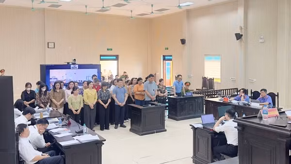 Quang cảnh phiên tòa.