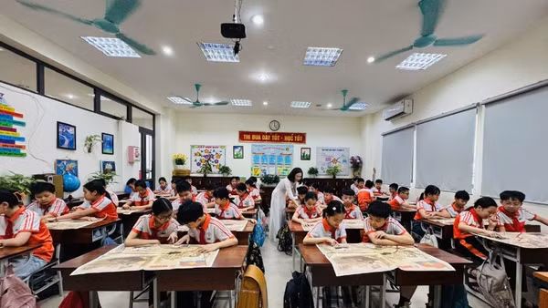 Học sinh Trường tiểu học Suối Hoa trong giờ trải nghiệm.