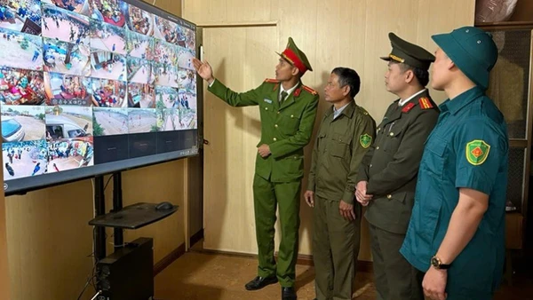 Trung tâm giám sát, điều hành bảo đảm an ninh trật tự khu vực Đền Nưa-Am Tiên.