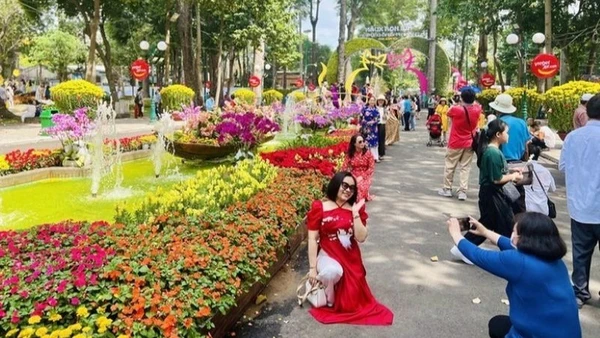 Thủ tướng Chính phủ Phạm Minh Chính chỉ thị tổ chức Tết Nguyên đán Bính Ngọ năm 2026 vui tươi, lành mạnh, an toàn, tiết kiệm.